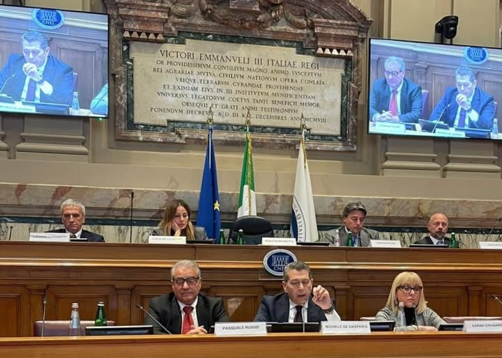 Michele De Gasperis presenta i Distretti di Economia Sociale al CNEL il primo dicembre 2025